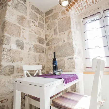 Sir George Luxury * Спліт