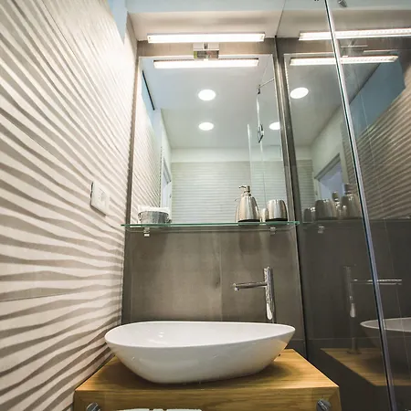 Sir George Luxury * Спліт