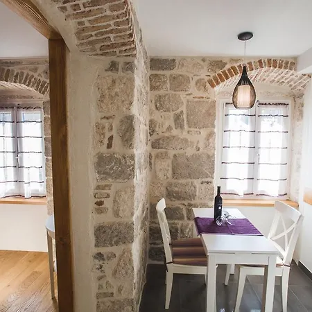 Sir George Luxury Апартаменти